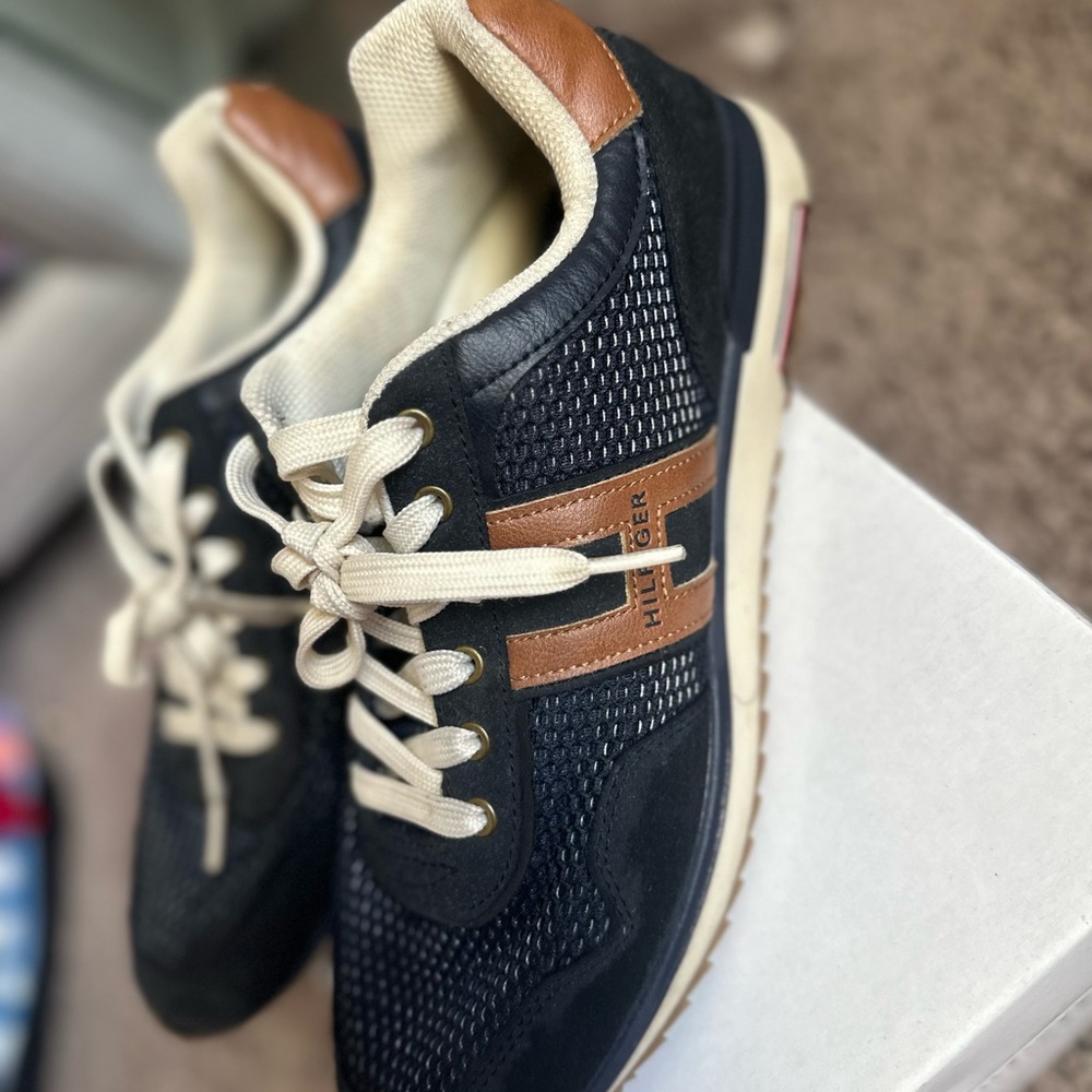 Tommy Hilfiger shoes - Picture 6 of 6